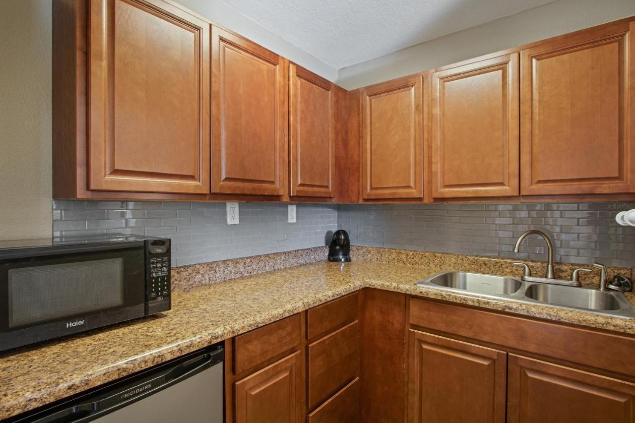 Capital O Hotel Richmond Hill/Savannah Area I-95 Экстерьер фото
