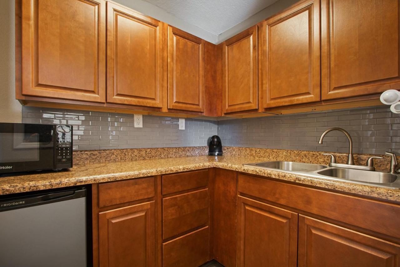 Capital O Hotel Richmond Hill/Savannah Area I-95 Экстерьер фото